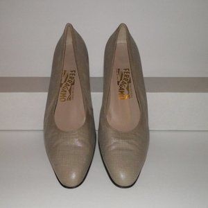 Salvatore Ferragamo Classic Women Shoes  Tan Size 9